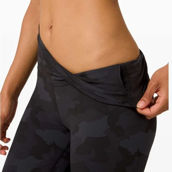 Lululemon Align Crop *21"
Heritage 365 Camo Deep Coal Multi - Picture 3 of 3